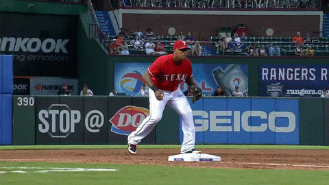 Beltre-catch-8-29-2015.gif