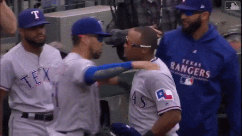 Beltre-ovation-3-at-SEA-9-30-2018.gif