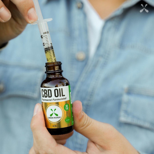 This 1500 mg CBD Oil is extremely popular for all those who need high doses of CBD. Every 1ml of CBD oil is packed with 50mg of cannabidiol. It is extracted from hemp using CO2 supercritical fluid extraction. To purchase visit http://bit.ly/green-roads-cbd-oil-1500mg