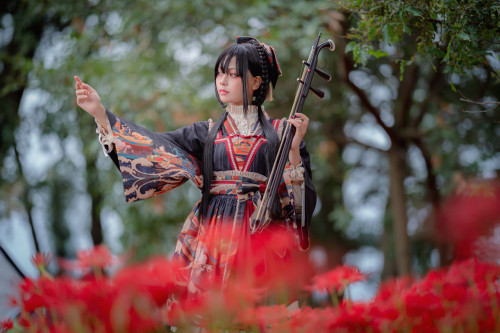 Demonstration-high-school-student-Sirat-winner-of-a-gold-medal-wears-her-first-Japanese-style-Lolita-19.jpg