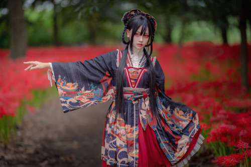 Demonstration-high-school-student-Sirat-winner-of-a-gold-medal-wears-her-first-Japanese-style-Lolita-24.jpg