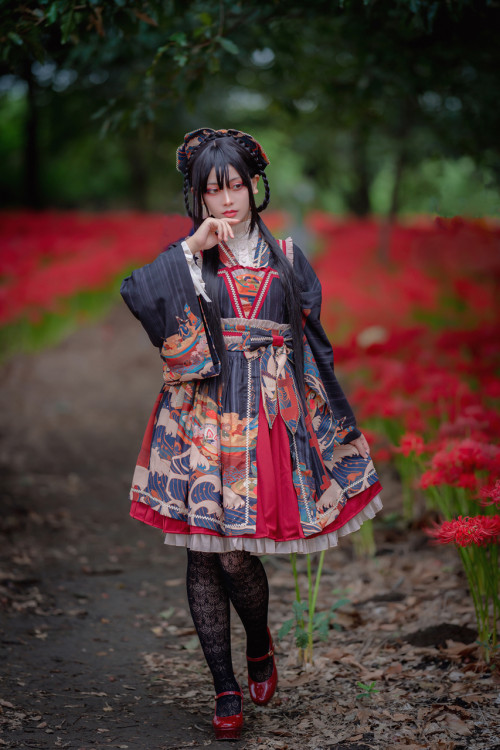 Demonstration-high-school-student-Sirat-winner-of-a-gold-medal-wears-her-first-Japanese-style-Lolita-8.jpg