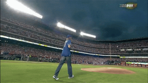 Dirk-first-pitch-2011-World-Series-Gm-3.gif