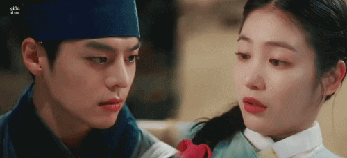 EP01---The-Secret-Romantic-Guesthouse-4.gif