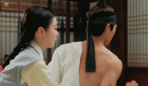 EP05---The-Secret-Romantic-Guesthouse-8.gif