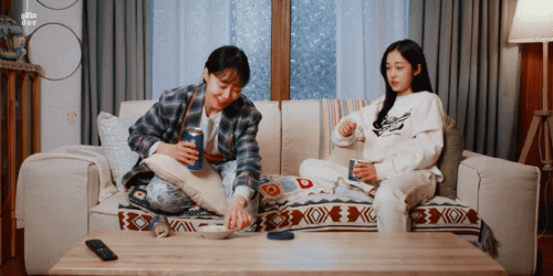 EP12---Crash-Course-in-Romance-5.gif