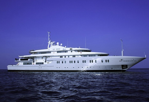 Exclusive-Yacht-Rental-Dubaid4ec782c3e2d4bfc.jpg
