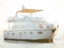 Exclusive-yacht-rental-dubai-2.jpg