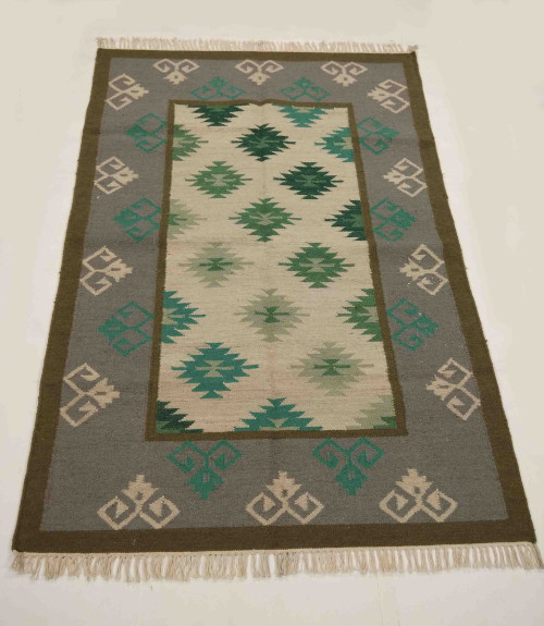 Handmade Carpets makes house look good.This carpet is made from wool.http://bit.ly/2LYo3x4