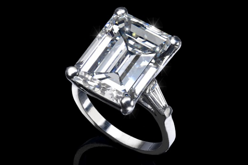 RAPAPORT Fellows sold a 14-carat diamond ring for more than double its estimate following a bidding war at its auction in Birmingham, UK, last week The emerald-cut, 13.86-carat, H-color, VS2-clarity stone fetched GBP 310,500 against a presale estimate of GBP 100,000 to GBP 150,000, the UK auction house said A diamond-fringe necklace fetched GBP 177,160, while a set of pear-shaped diamond earrings weighing 398 carats and 315 carats sold for GBP 81,664, the highest bid the company has received for a pair of earrings, it said.