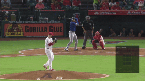 Gallo-solo-HR-40-replay-at-LAA-9-25-2018.gif