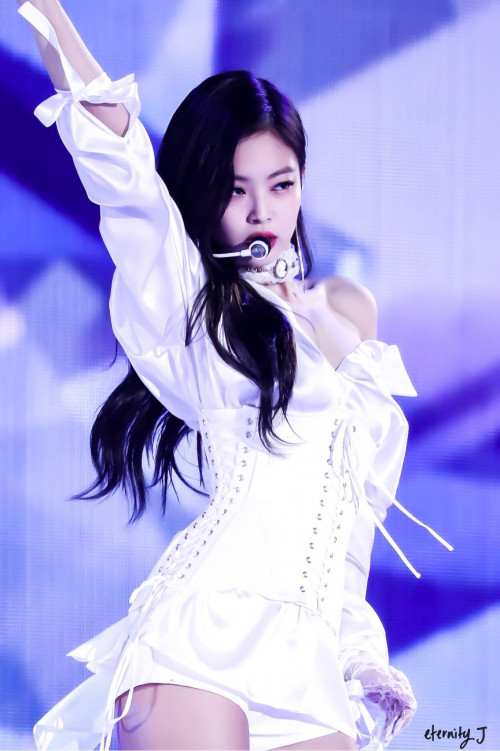 Jennie (Black Pink)