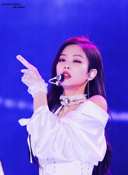 Jennie (Black Pink)