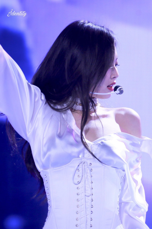 Jennie (Black Pink)