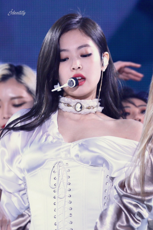 Jennie (Black Pink)