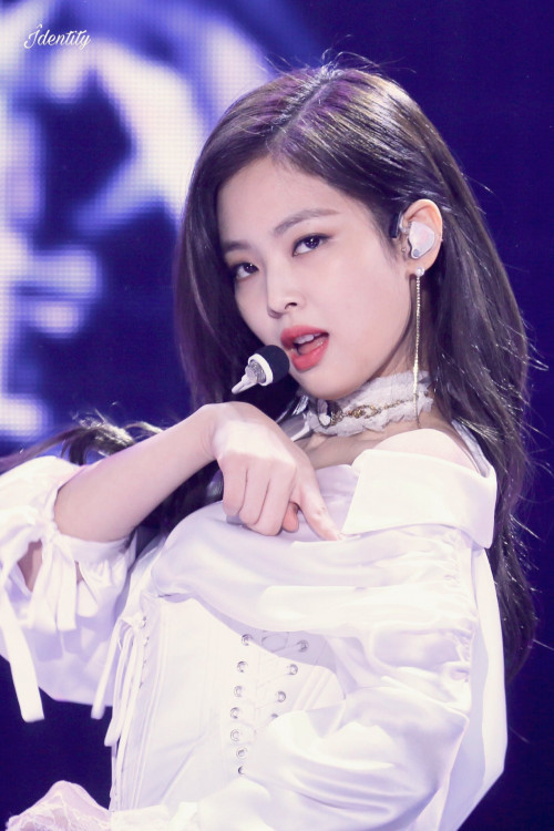 Jennie (Black Pink)