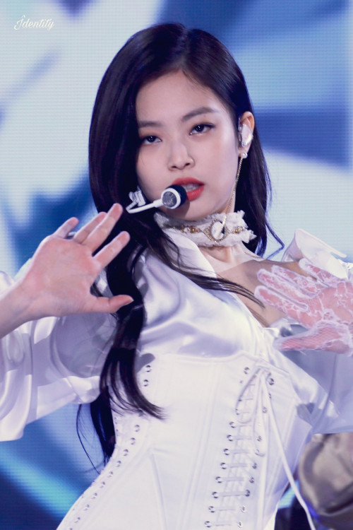 Jennie (Black Pink)