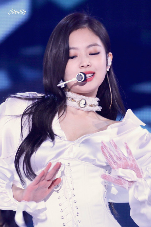 Jennie (Black Pink)