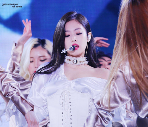 Jennie (Black Pink)