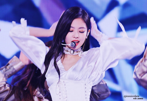 Jennie (Black Pink)