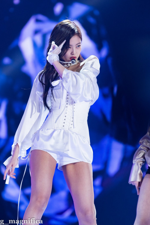 Jennie (Black Pink)