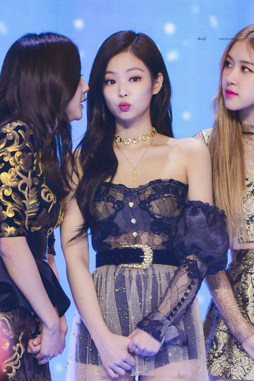 Jennie (Black Pink)