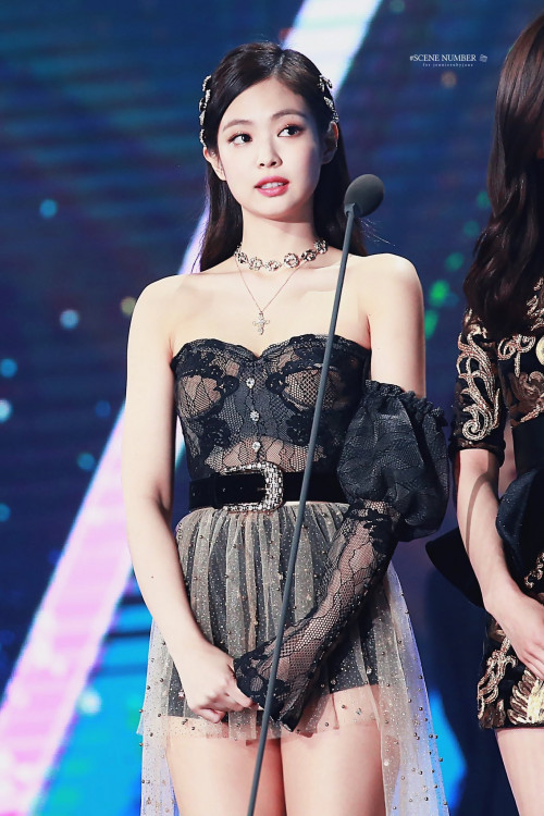 Jennie (Black Pink)