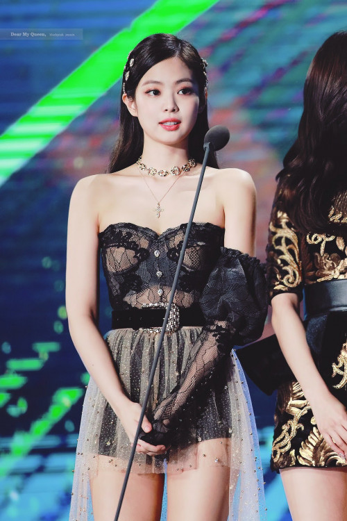 Jennie (Black Pink)