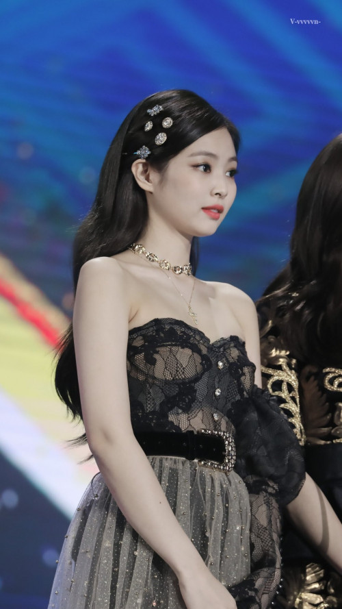 Jennie (Black Pink)