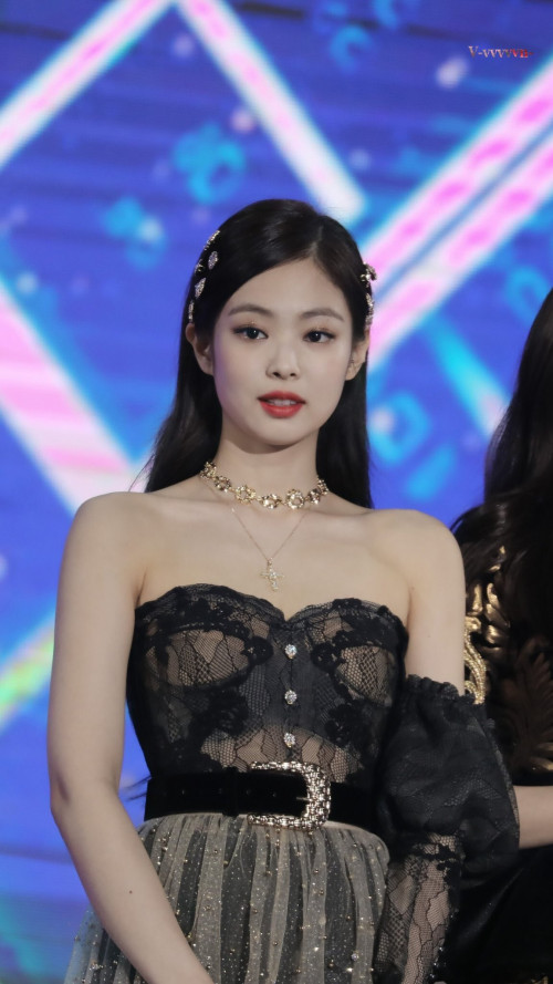 Jennie (Black Pink)