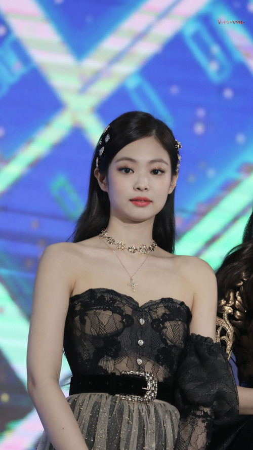 Jennie (Black Pink)