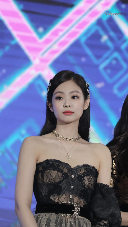 Jennie (Black Pink)