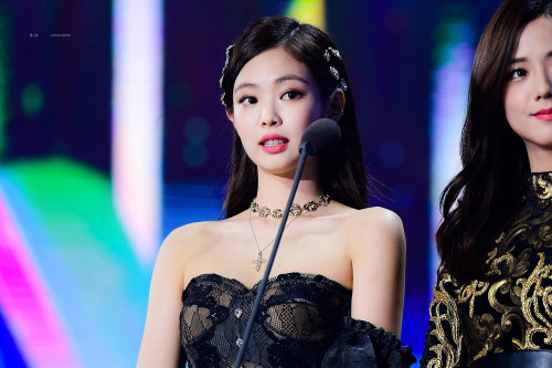 Jennie (Black Pink)