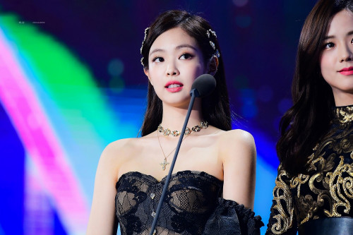 Jennie (Black Pink)