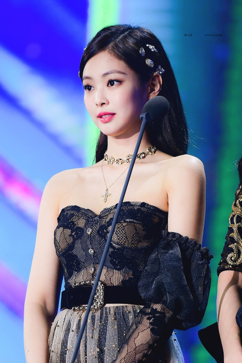 Jennie (Black Pink)