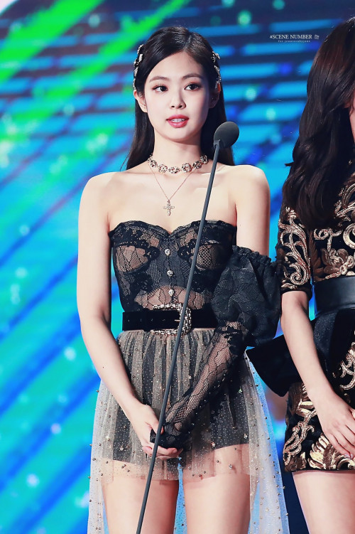 Jennie (Black Pink)