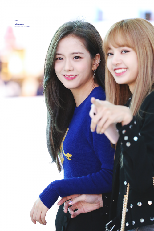 Jisoo & Lisa 3