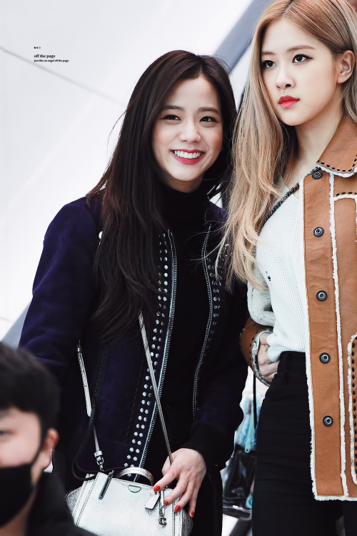 Jisoo & Rose 5