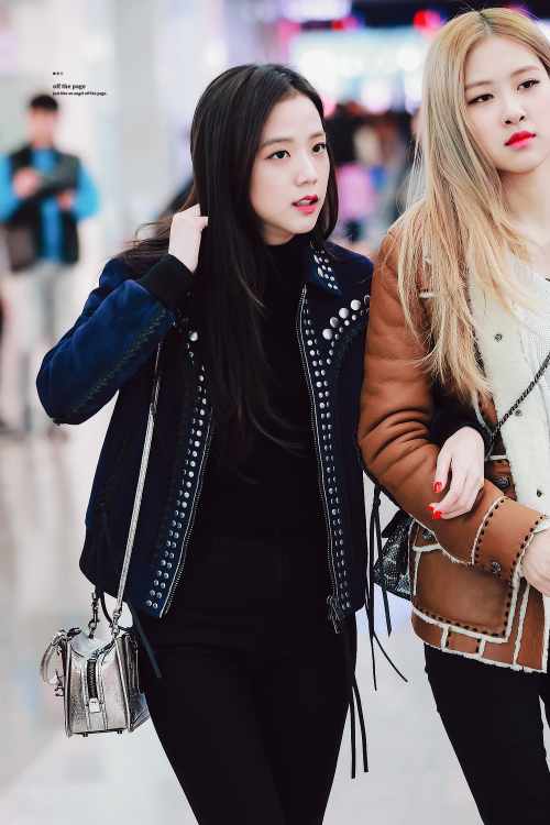 Jisoo & Rose' 6