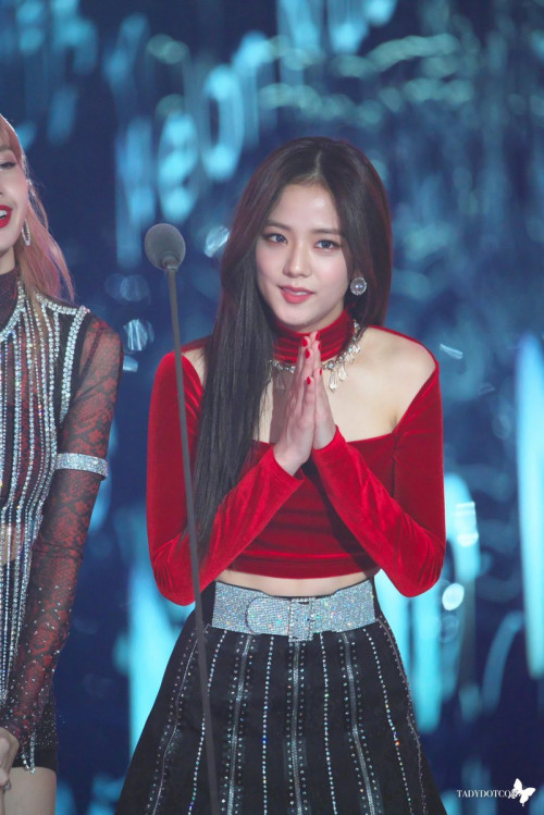 Jisoo (Black Pink)