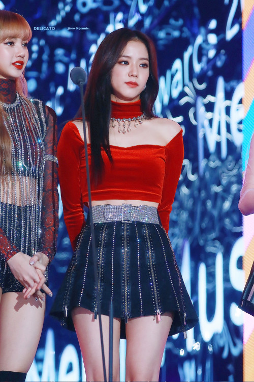 Jisoo (Black Pink)