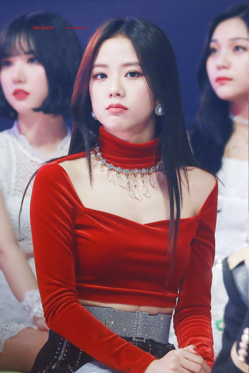 Jisoo (Black Pink)