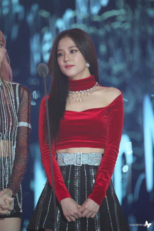 Jisoo (Black Pink)