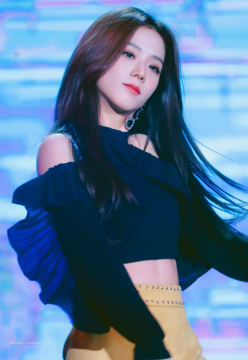 Jisoo (Black Pink)