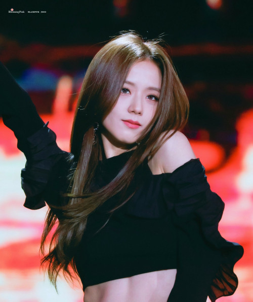 Jisoo (Black Pink)