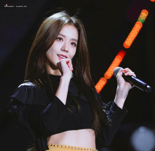 Jisoo (Black Pink)