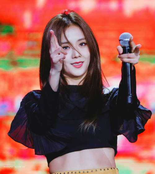 Jisoo (Black Pink)