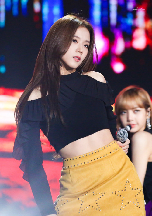 Jisoo (Black Pink)