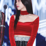 Jisoo-Black-Pink-130-2