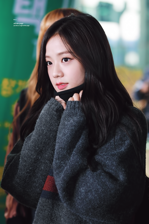 Jisoo (Black Pink)